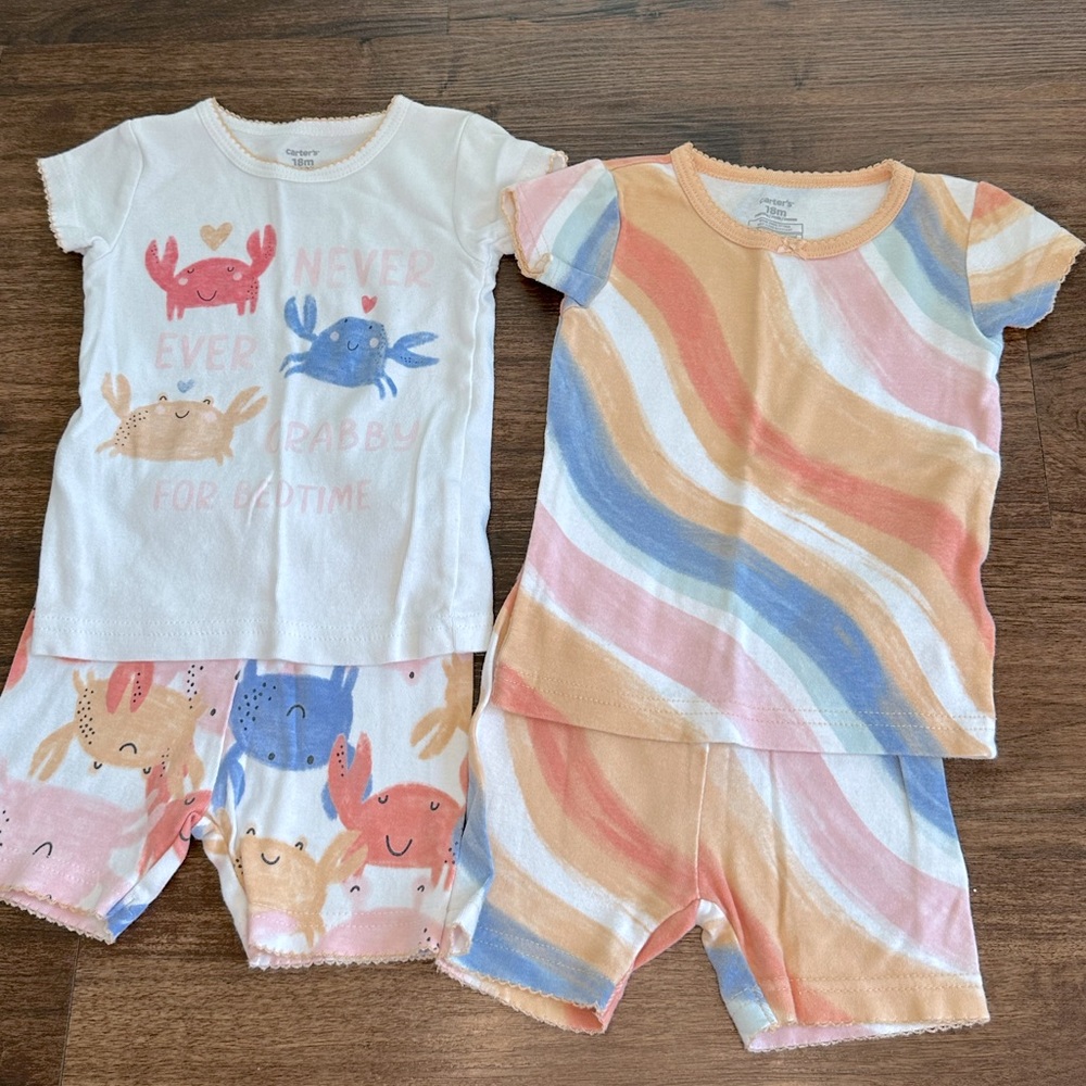 Carter’s pajama set. Size 18 months.